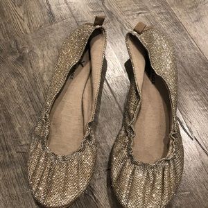 American eagle flats 9 women’s gold sparkle
